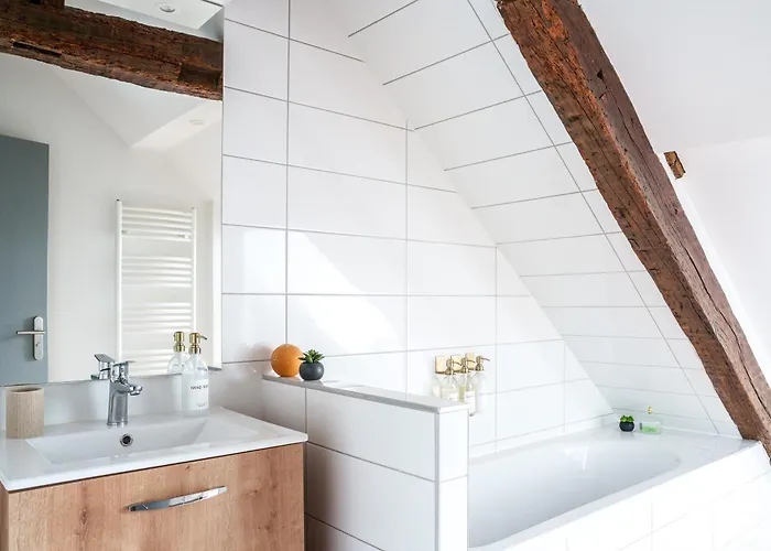 Le Grand Colbert - By Prestiplace Apartment Tours